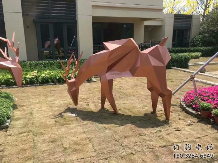 小鹿雕塑 金色几何体 几何金色小鹿雕塑厂家 小鹿雕塑 金色几何体 几何金色小鹿雕塑厂家