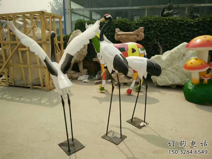 仿真仙鹤雕塑厂家 飞禽小品 户外仿真仙鹤雕塑规格