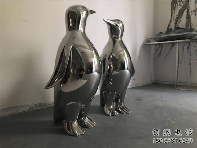 对视企鹅雕塑厂家 可爱鸟禽 不锈钢雕塑企鹅定制 对视企鹅雕塑厂家 可爱鸟禽 不锈钢雕塑企鹅定制