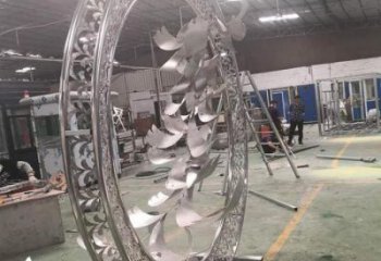 大雁花环雕塑厂家 镂空花环雕塑 金属大雁雕塑