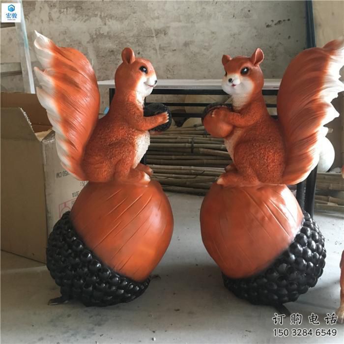 松鼠滚球雕塑厂家 园林小动物 户外松鼠雕塑制作 松鼠滚球雕塑厂家 园林小动物 户外松鼠雕塑制作