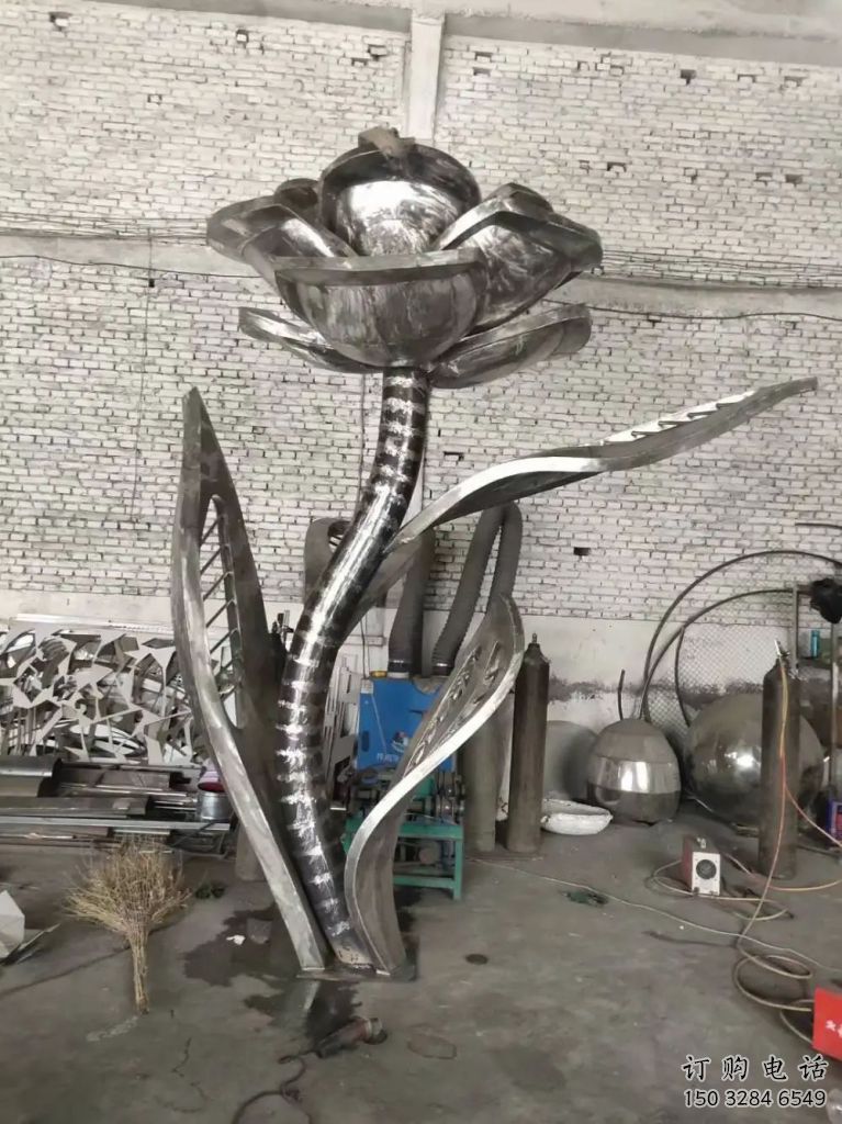 玫瑰花雕塑 镜面植物雕塑 不锈钢镜面玫瑰花雕塑厂家 玫瑰花雕塑 镜面植物雕塑 不锈钢镜面玫瑰花雕塑厂家