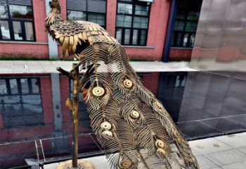 孔雀雕塑 拉丝烤漆小品 不锈钢镂空孔雀雕塑厂家