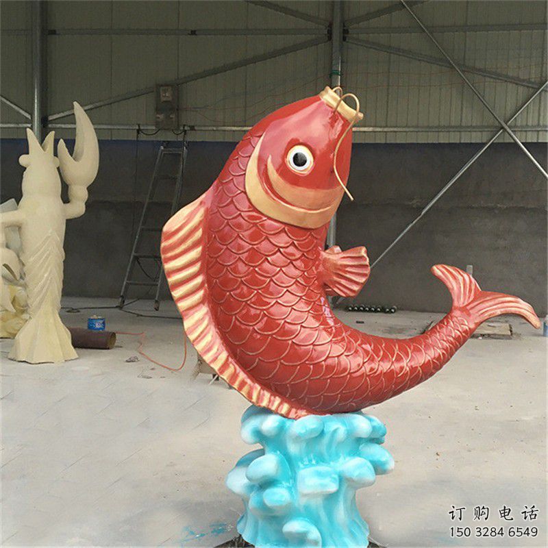 鲤鱼雕塑 彩绘海洋小品 户外园林鲤鱼雕塑厂家