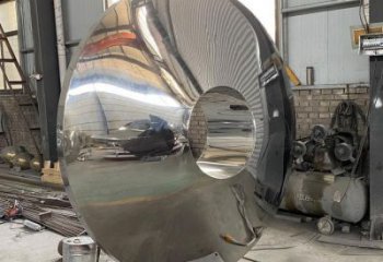 圆环雕塑 镜面异形摆件 大型镜面圆环雕塑厂家
