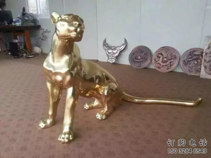 镀金猎豹雕塑 酒店室内摆件 仿真镀金猎豹雕塑厂家