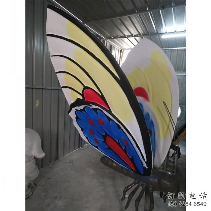 彩绘蝴蝶雕塑 仿真喷漆小品 大型游乐场蝴蝶雕塑厂家