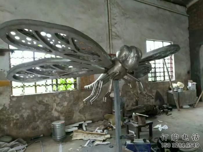 异形蝴蝶雕塑厂家 广场锻造摆件 大型中式蝴蝶雕塑