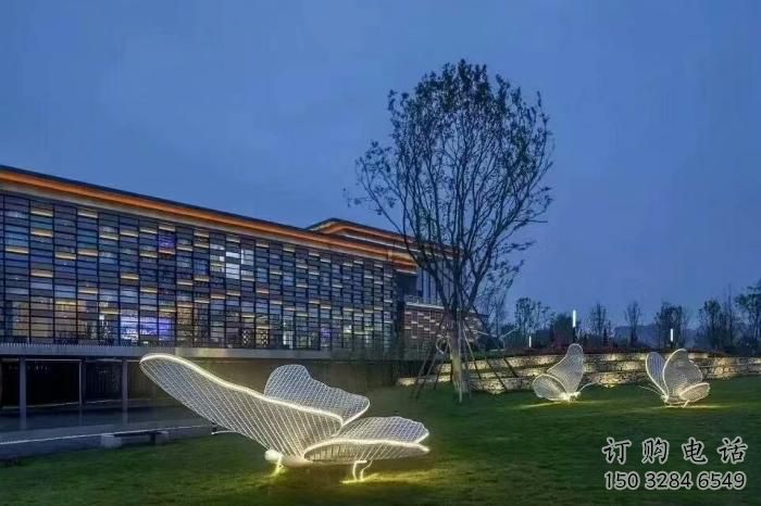 发光蝴蝶雕塑 商场街头摆件 户外现代蝴蝶雕塑厂家