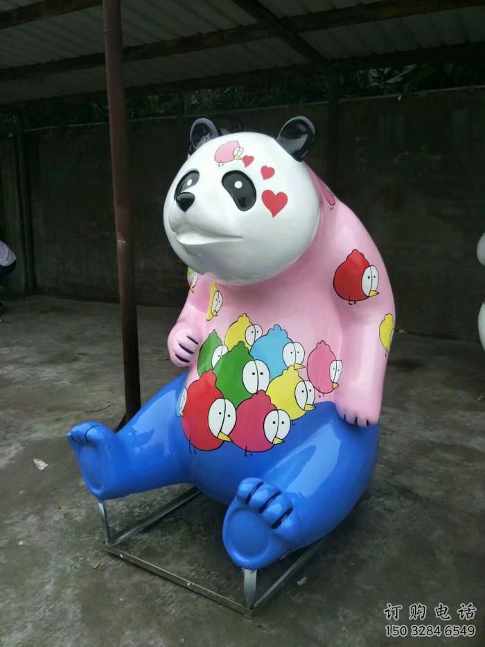 游乐场熊猫雕塑厂家 户外宾馆摆件 住宅小区彩绘熊猫雕塑