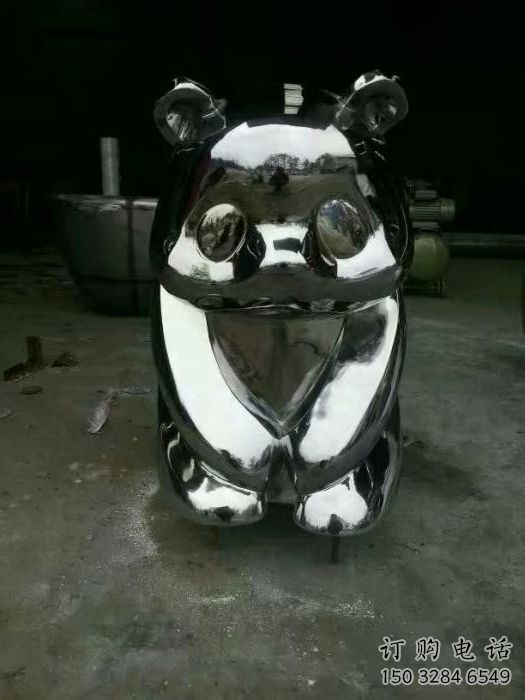别墅熊猫雕塑厂家 卡通镜面小品 农村仿真熊猫雕塑 别墅熊猫雕塑厂家 卡通镜面小品 农村仿真熊猫雕塑
