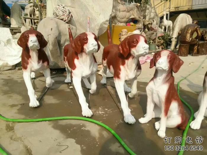 仿真狗雕塑厂家 大型彩绘摆件 公园喷漆狗雕塑