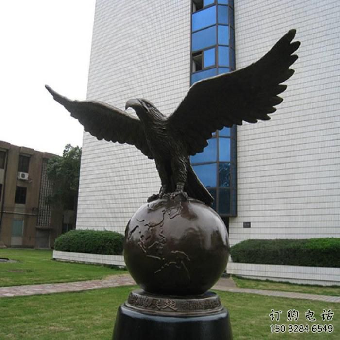 户外飞鹰雕塑厂家 大型街头小品 步行街异形飞鹰雕塑