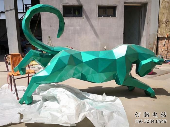 几何猎豹雕塑厂家 中式室内摆件 草地切面猎豹雕塑