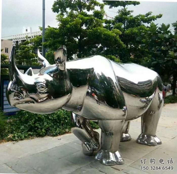 草地犀牛雕塑厂家 海洋异形小品 室内异形犀牛雕塑