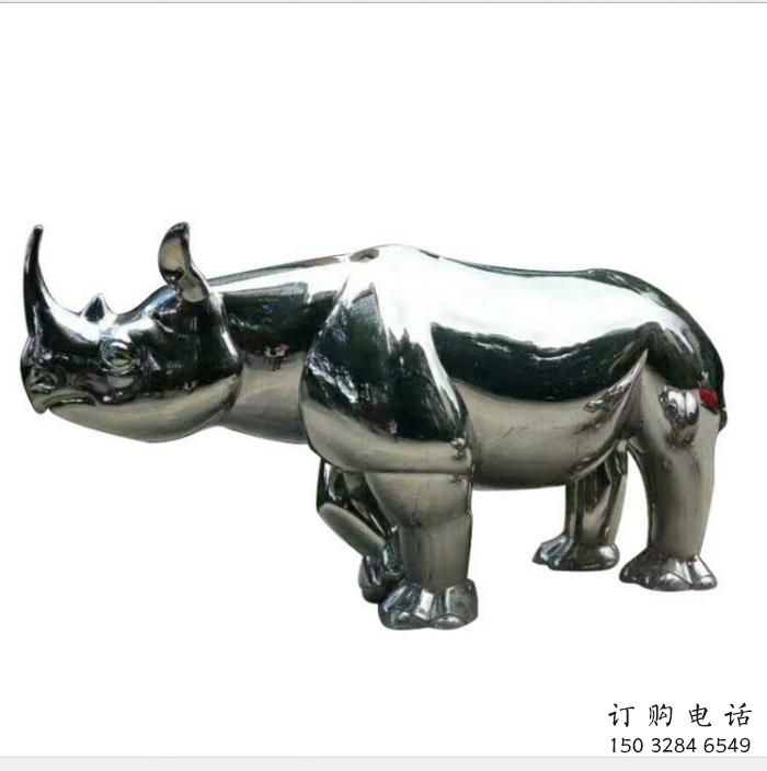 玄关犀牛雕塑厂家 创意镜面摆件 风景区仿真犀牛雕塑