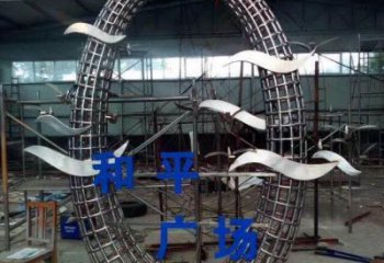 镂空海燕雕塑厂家 现代抽象摆件 草地切面海燕雕塑