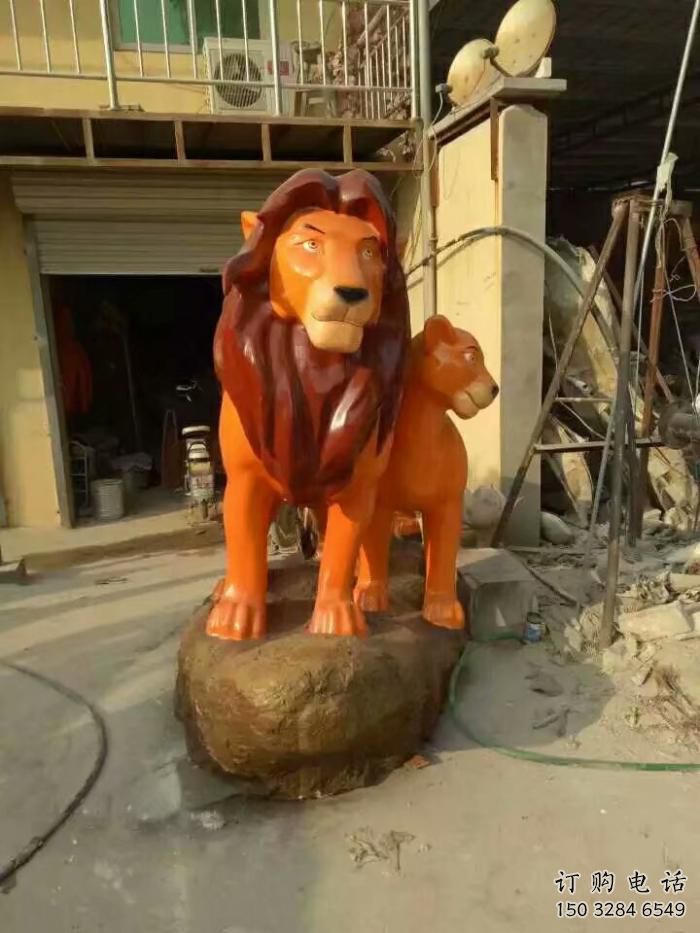 园林雄狮雕塑厂家 大型彩绘摆件 街道仿真雄狮雕塑