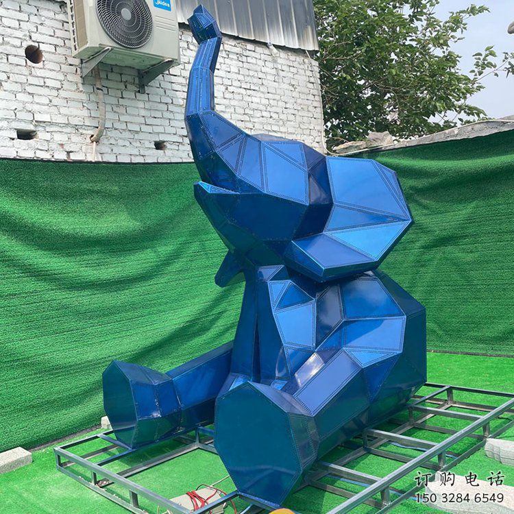 喷漆大象雕塑厂家 卡通广场小品 草地切面大象雕塑