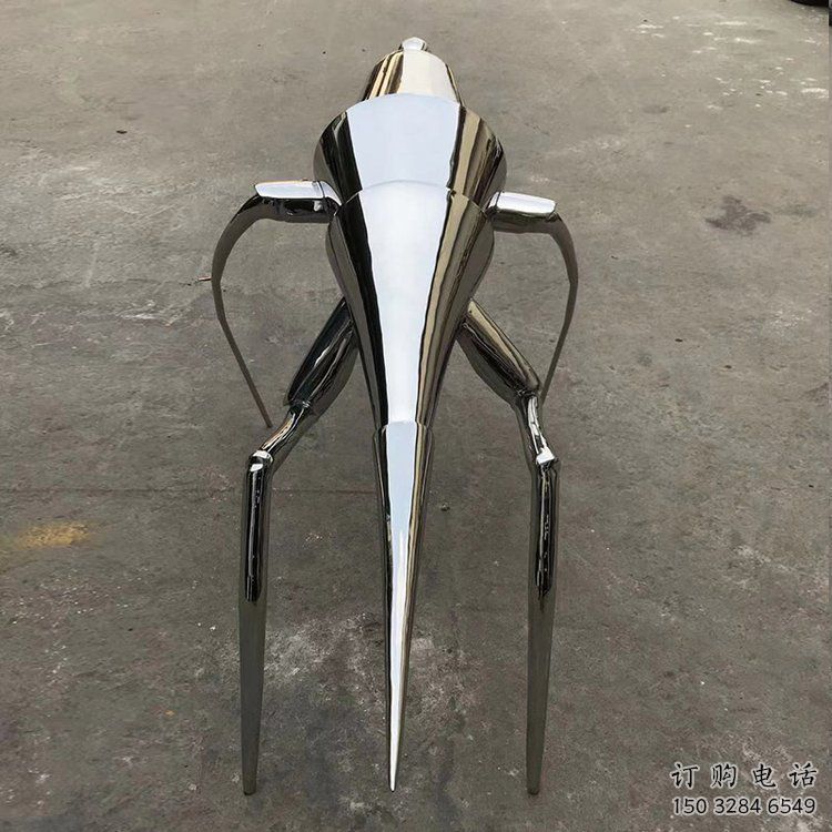 步行街蚂蚱雕塑厂家 创意镜面摆件 抽象切面蚂蚱雕塑