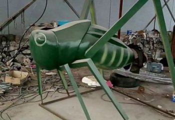 大型蚂蚱雕塑厂家 中式户外摆件 公园草地蚂蚱雕塑