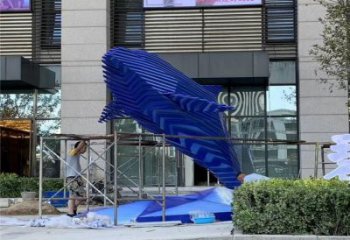 街道金鱼雕塑厂家 创意村口小品 酒店拉丝金鱼雕塑