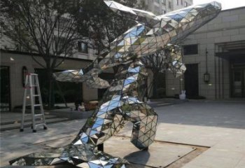 镜面金鱼雕塑厂家 现代几何摆件 游乐场异形金鱼雕塑