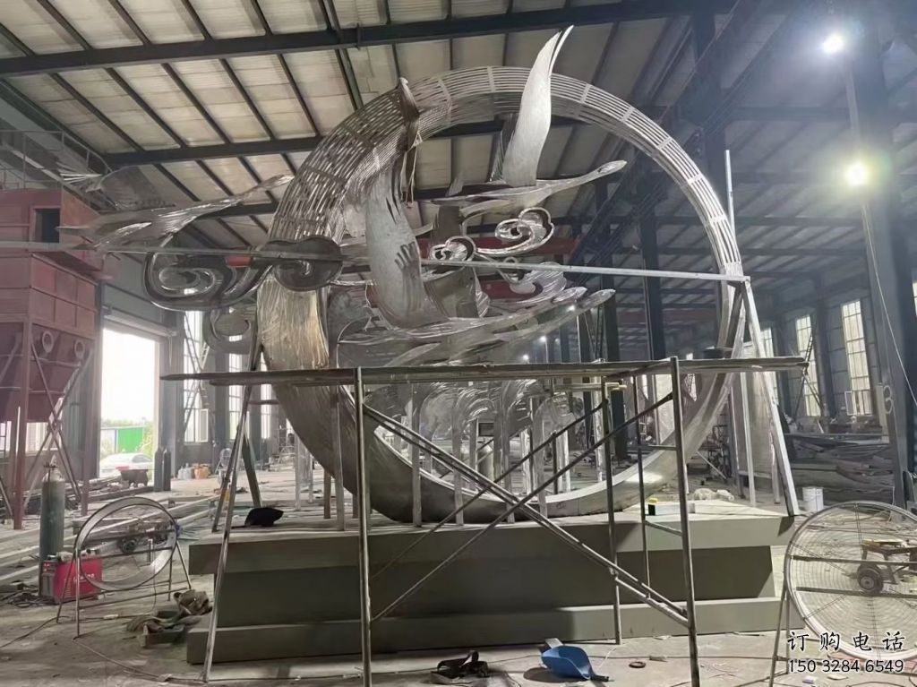 拉丝飞燕雕塑厂家 大型镂空摆件 游乐场异形飞燕雕塑 拉丝飞燕雕塑厂家 大型镂空摆件 游乐场异形飞燕雕塑