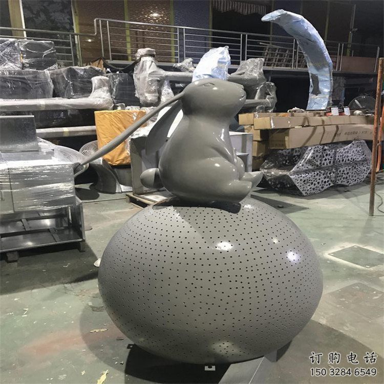喷漆玉兔雕塑厂家 卡通广场小品 户外大型玉兔雕塑
