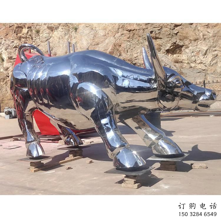 锻造牛雕塑厂家 卡通镜面摆件 广场现代牛雕塑 锻造牛雕塑厂家 卡通镜面摆件 广场现代牛雕塑