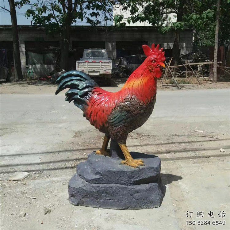 街道小鸡雕塑厂家 创意村口小品 大型街头小鸡雕塑
