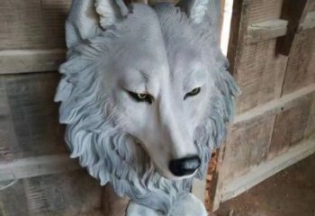 彩绘狼头雕塑厂家 卡通喷漆小品 草地切面狼头雕塑