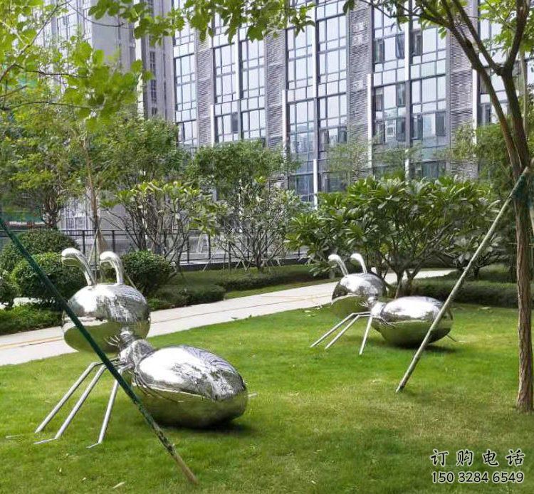 镜面蚂蚁雕塑厂家 现代公园摆件 游乐场异形蚂蚁雕塑