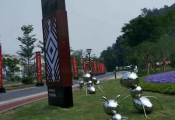 锻造蚂蚁雕塑厂家 抽象镜面摆件 广场仿真蚂蚁雕塑