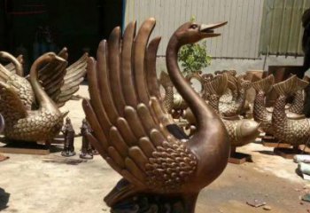 草地鸭子雕塑厂家 烤漆异形小品 户外异形鸭子雕塑
