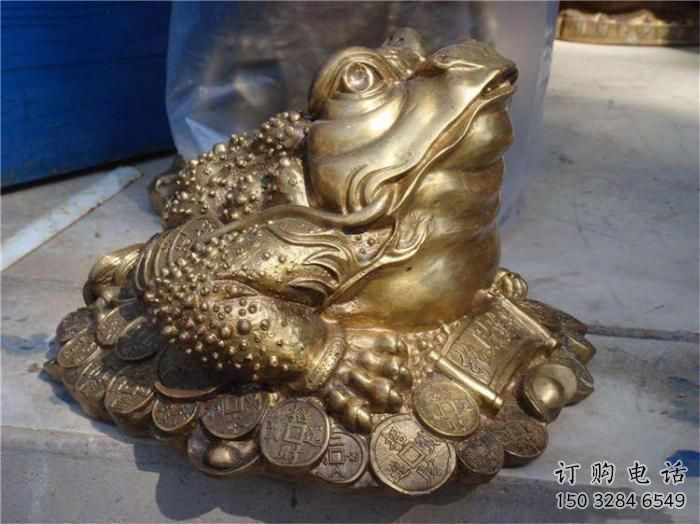 仿古金蟾雕塑厂家 户外宾馆小品 玄关彩绘金蟾雕塑 仿古金蟾雕塑厂家 户外宾馆小品 玄关彩绘金蟾雕塑