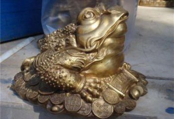 仿古金蟾雕塑厂家 户外宾馆小品 玄关彩绘金蟾雕塑