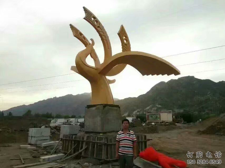 风景区金凤凰雕塑厂家 中式户外摆件 几何仿古金凤凰雕塑