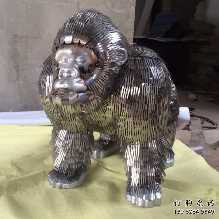 异形大猩猩雕塑厂家 户外抽象摆件 酒店拉丝大猩猩雕塑