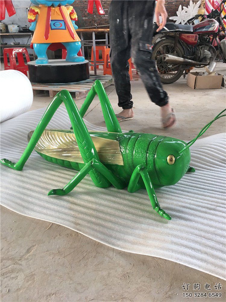 彩绘蝈蝈雕塑厂家 卡通喷漆小品 草地切面蝈蝈雕塑 彩绘蝈蝈雕塑厂家 卡通喷漆小品 草地切面蝈蝈雕塑