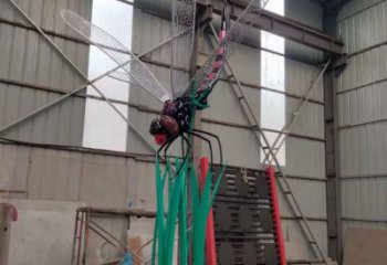 烤漆蜻蜓点水雕塑厂家 户外摆件 大型蜻蜓点水雕塑