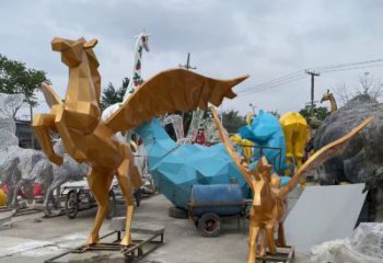 游乐场金马雕塑厂家 抽象创意摆件 户外金马雕塑