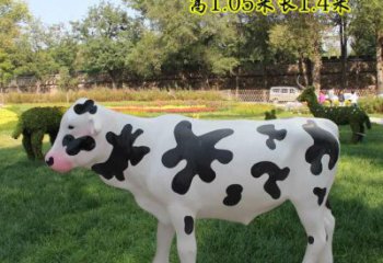 幼儿园奶牛雕塑厂家 卡通喷漆小品 大型异形奶牛雕塑