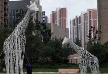 庭院长颈鹿雕塑厂家 欧式仿真摆件 户外喷漆长颈鹿雕塑