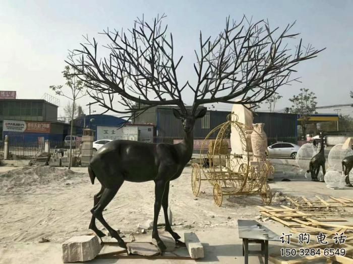 草地麋鹿雕塑厂家 烤漆异形小品 户外异形麋鹿雕塑