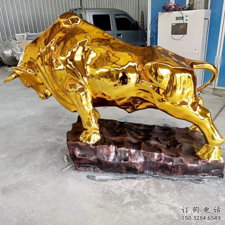 户外金牛雕塑厂家 创意小品 酒店拉丝金牛雕塑