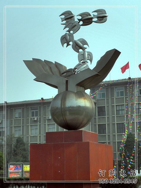 大型商场地球雕塑厂家 广场抽象摆件 镜面不锈钢地球雕塑 大型商场地球雕塑厂家 广场抽象摆件 镜面不锈钢地球雕塑