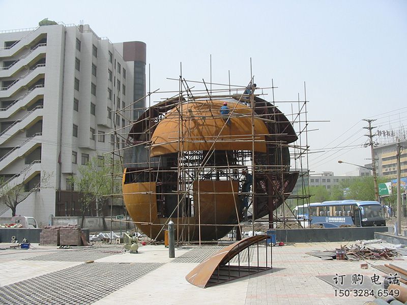 大型球体雕塑厂家 锻造公园小品 广场不锈钢球体雕塑