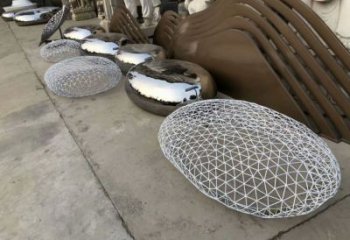 房地产鹅卵石雕塑厂家 镂空摆件 锻造不锈钢鹅卵石雕塑