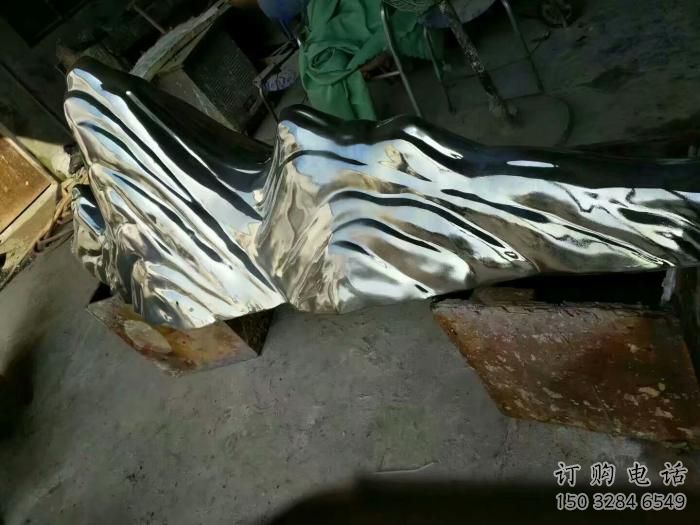 镜面假山雕塑厂家 户外大型摆件 大型不锈钢假山雕塑